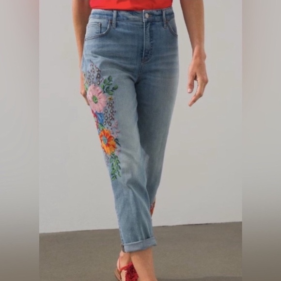 Chicos so slimming Girlfriend Embroidered Floral Cropped Jeans 4R Excellent - Picture 1 of 7